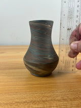NILOAK Art Pottery 4.5” Mission Swirl Vase With Original Factory Sticker