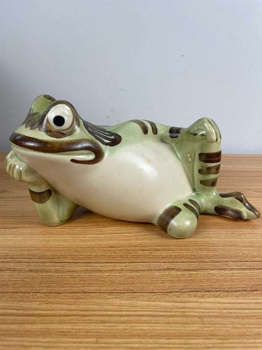 VINTAGE BRUSH MCCOY ART POTTERY RECLINING FROG PLANTER